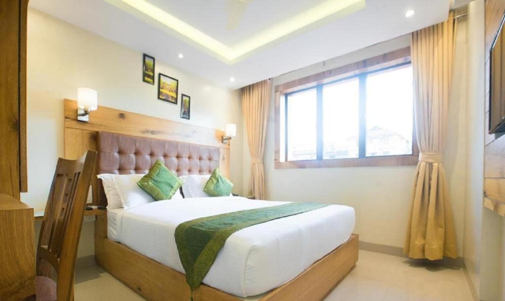 Hotel Sky Wood At Airport Nueva Delhi Exterior foto
