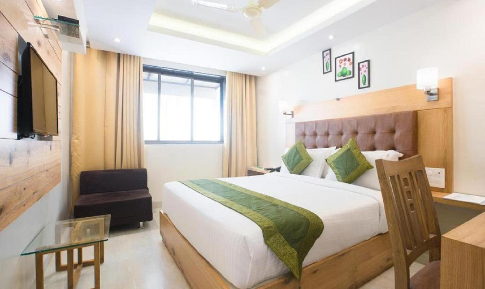 Hotel Sky Wood At Airport Nueva Delhi Exterior foto