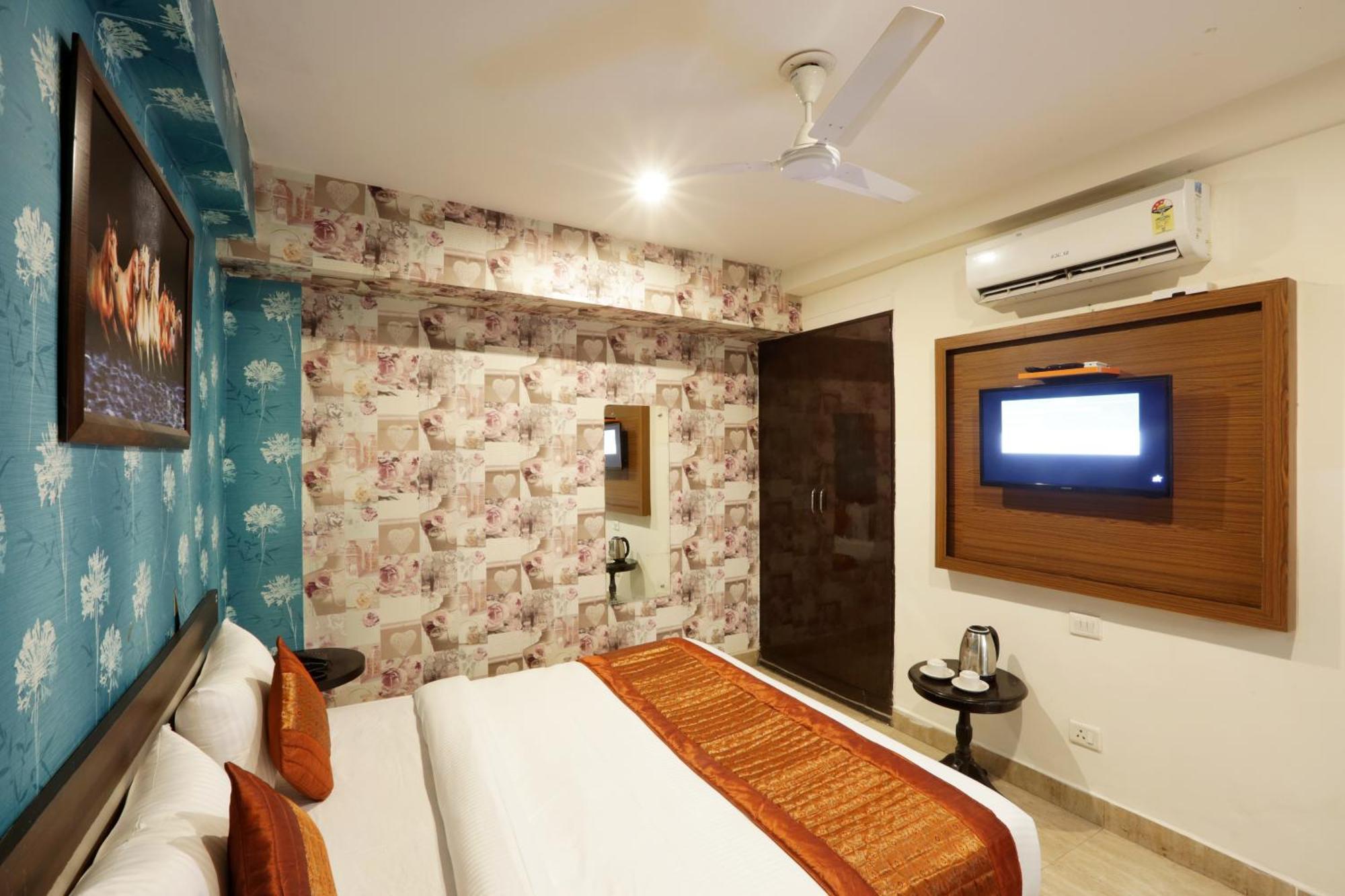 Hotel Sky Wood At Airport Nueva Delhi Exterior foto
