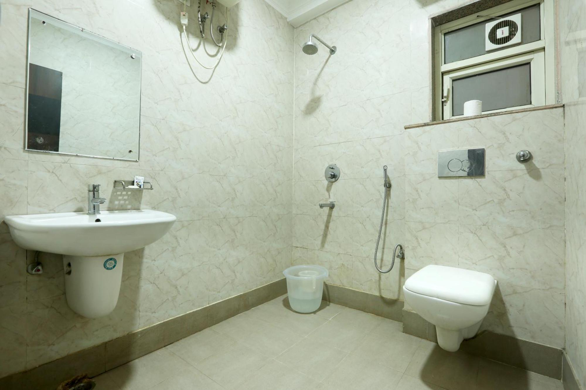 Hotel Sky Wood At Airport Nueva Delhi Exterior foto