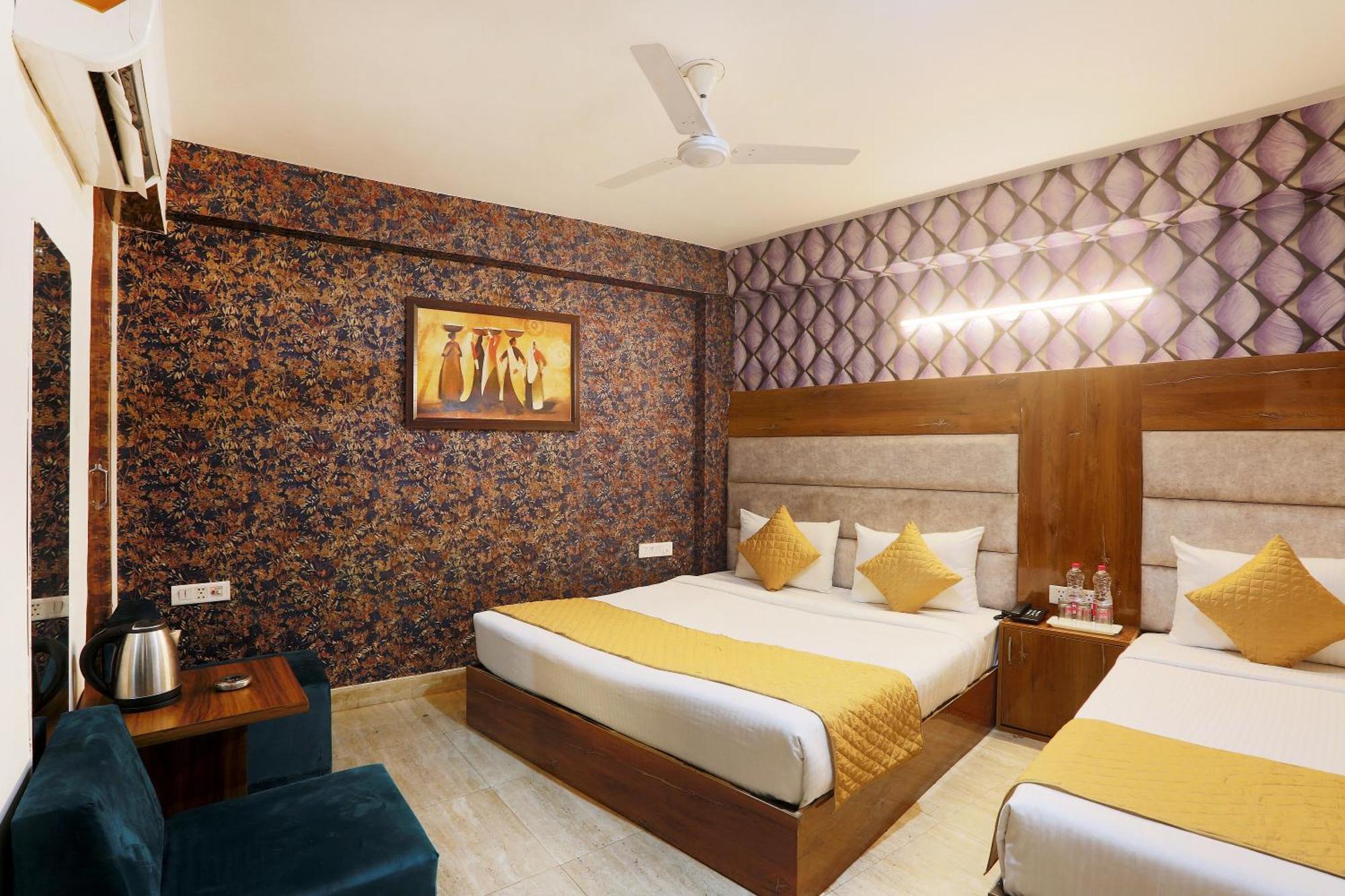 Hotel Sky Wood At Airport Nueva Delhi Exterior foto