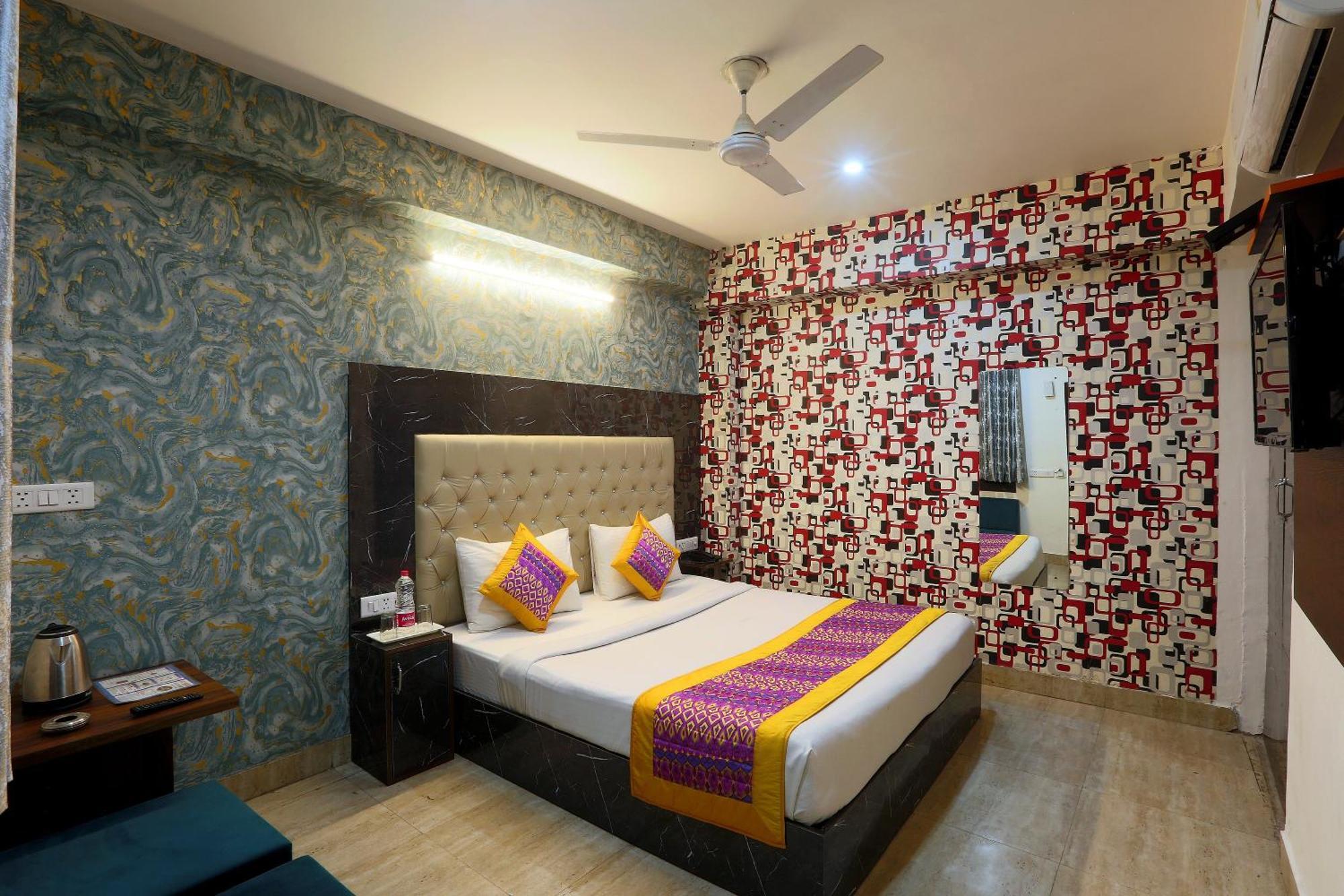 Hotel Sky Wood At Airport Nueva Delhi Exterior foto
