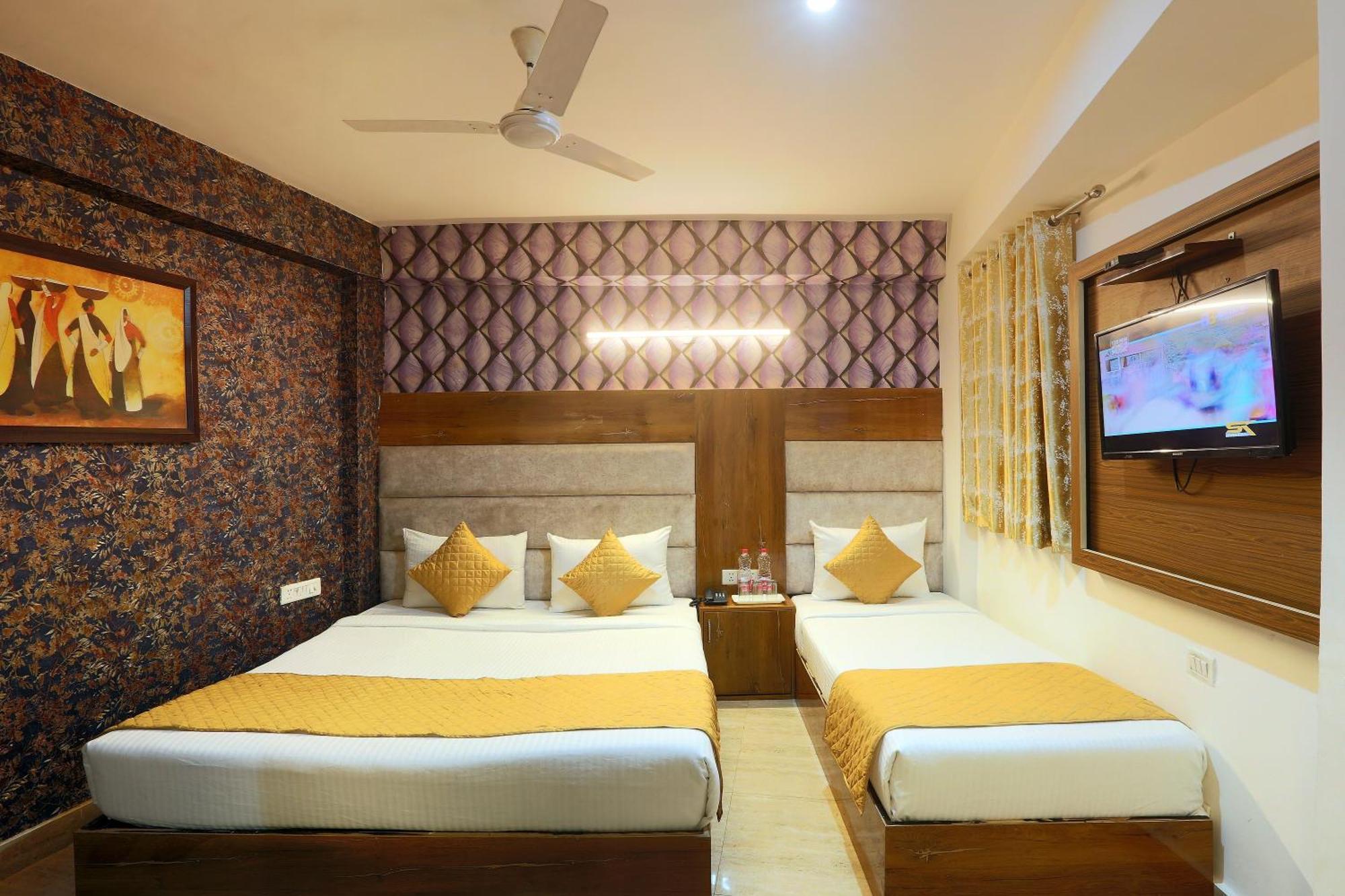 Hotel Sky Wood At Airport Nueva Delhi Exterior foto
