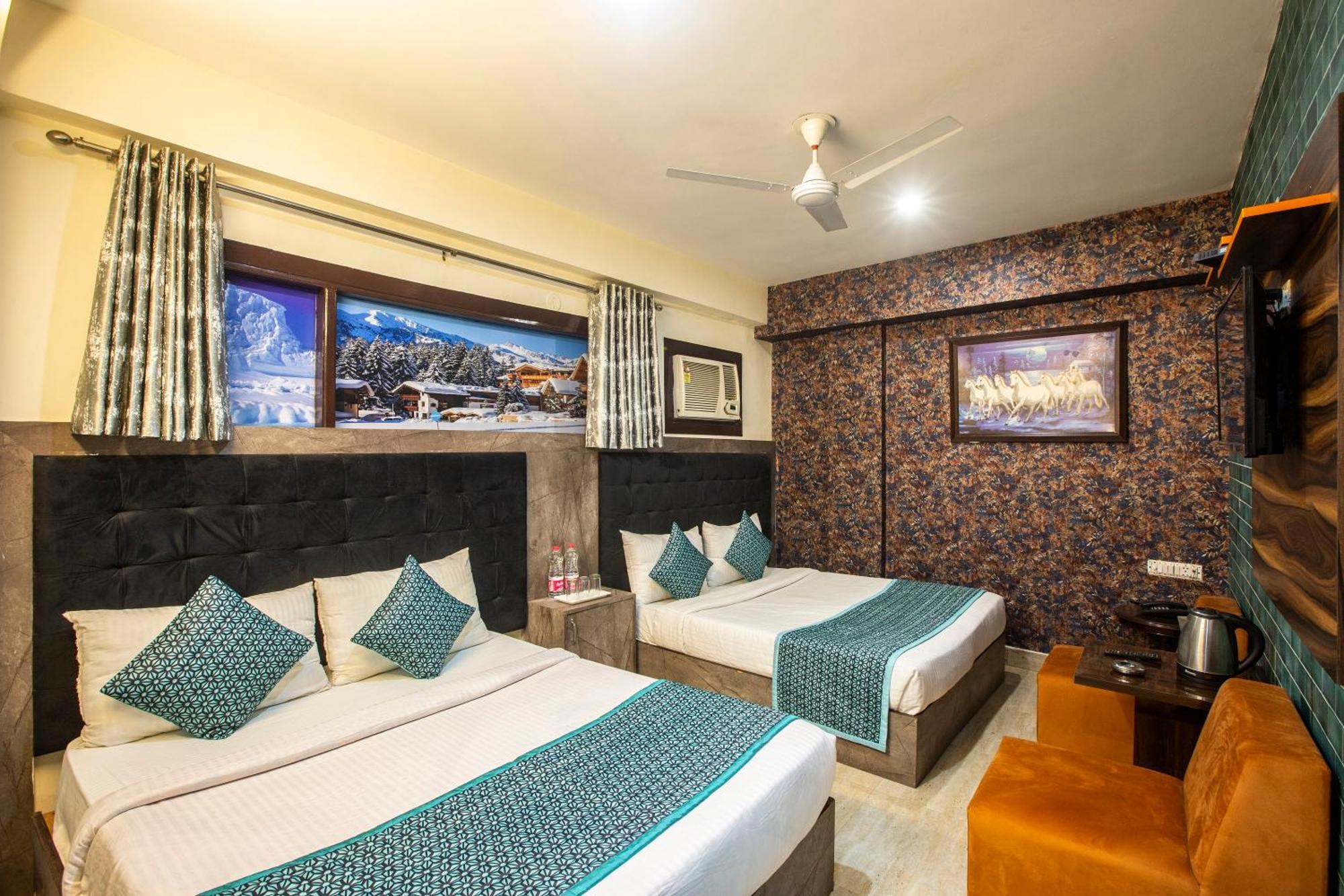 Hotel Sky Wood At Airport Nueva Delhi Exterior foto